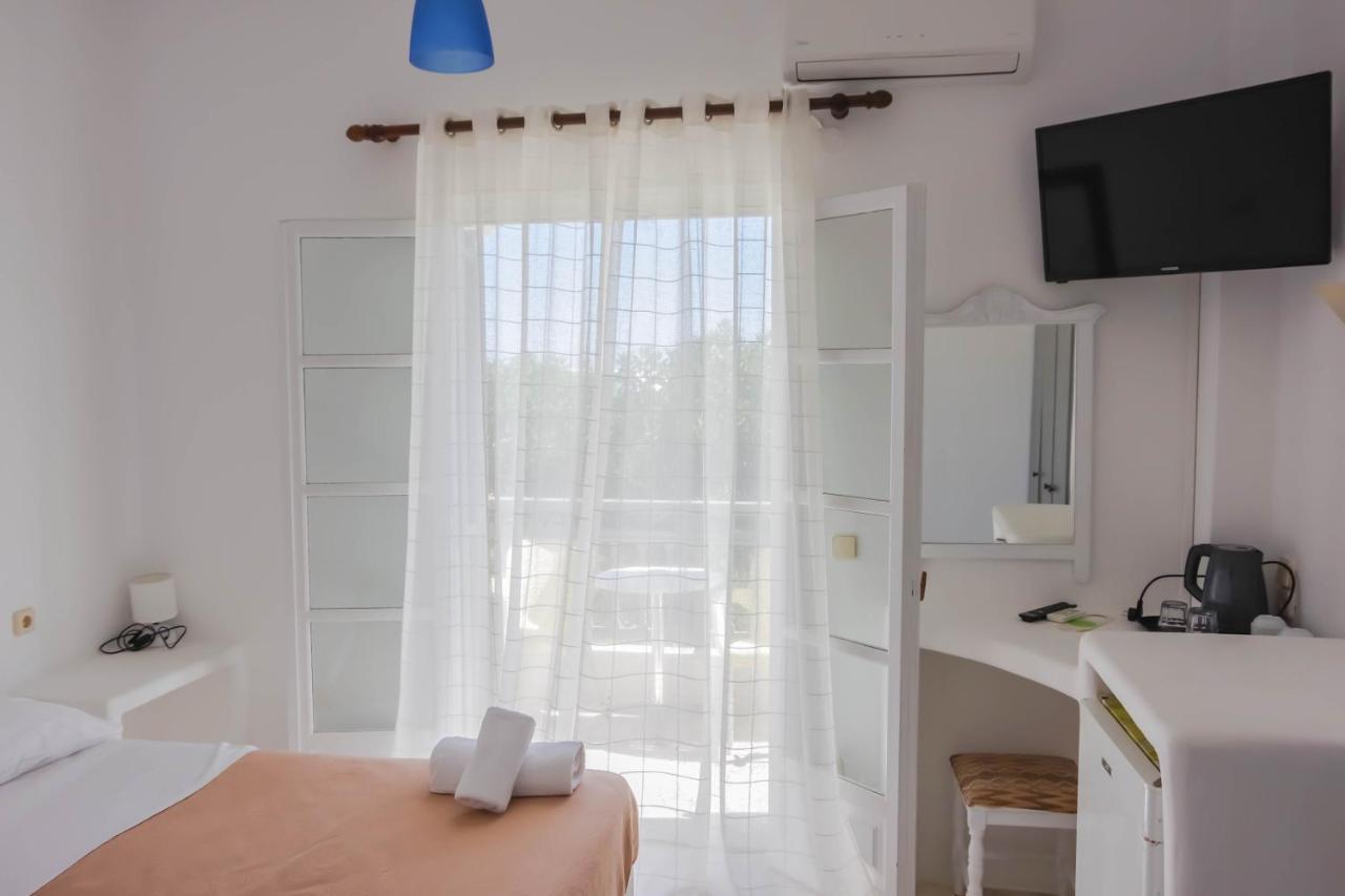 Hotel Mohitero Kamári Екстериор снимка