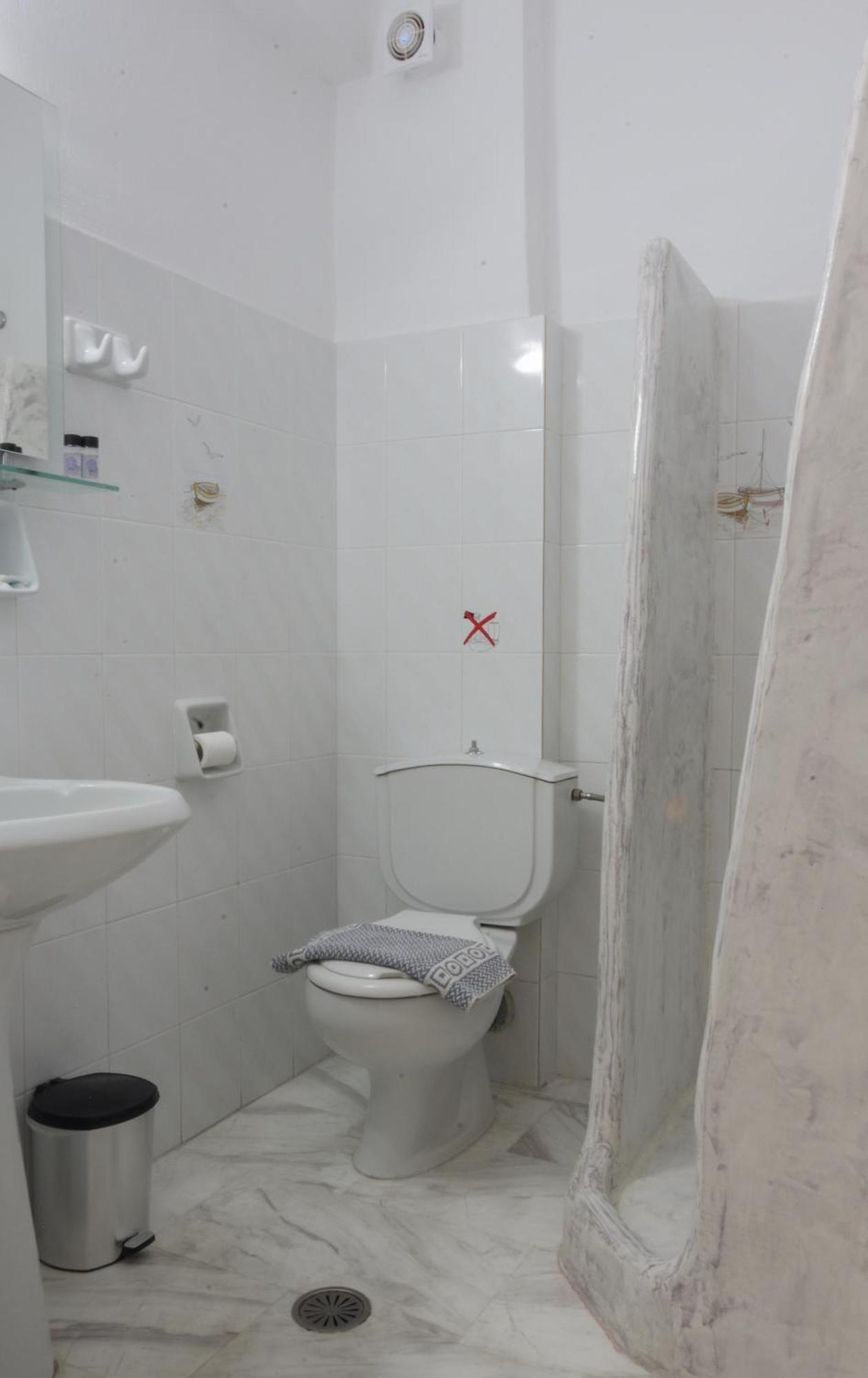 Hotel Mohitero Kamári Екстериор снимка