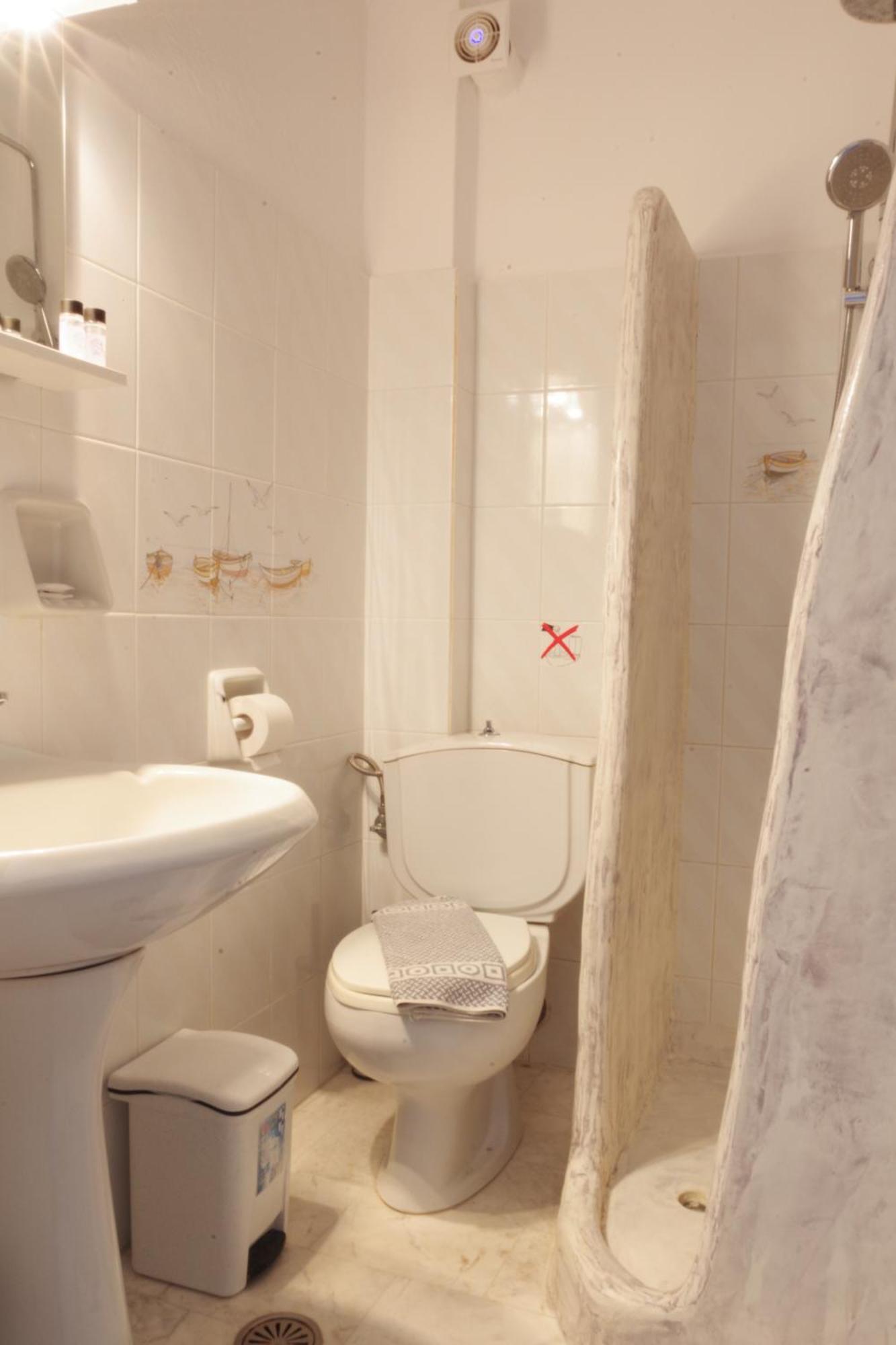 Hotel Mohitero Kamári Екстериор снимка